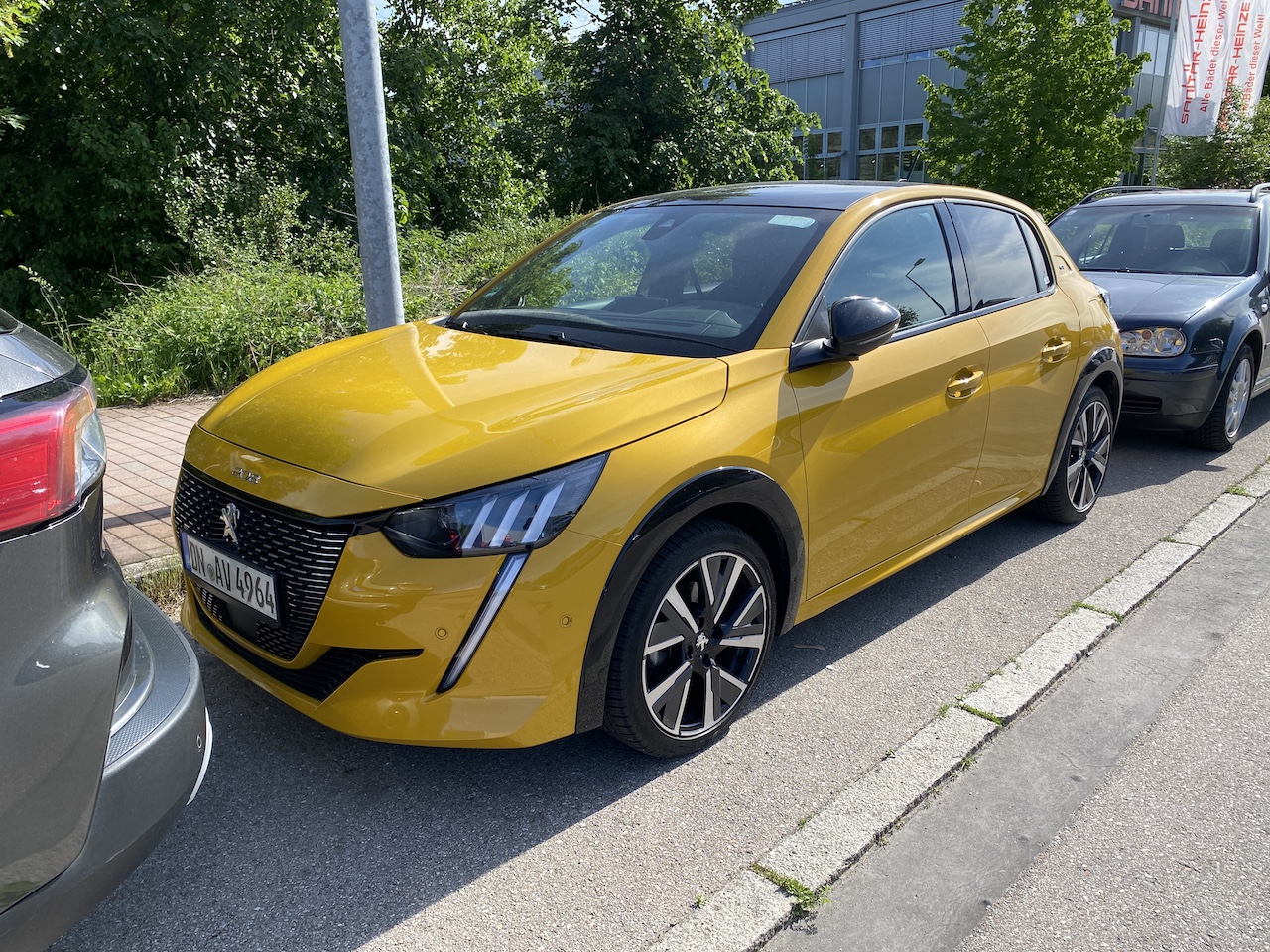 Hertz_PG208.JPG