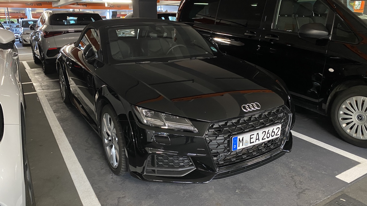 Audi TT Roadster.jpg