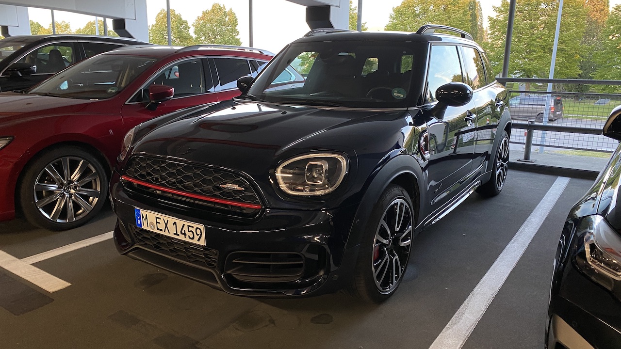 MINI JCW Countryman.jpg