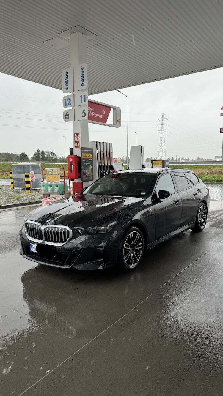 BMW 520xd G61.jpg