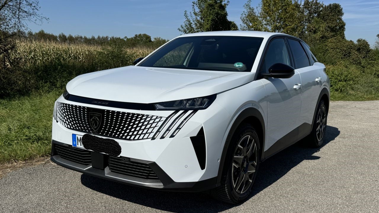 Peugeot 3008_001.jpg