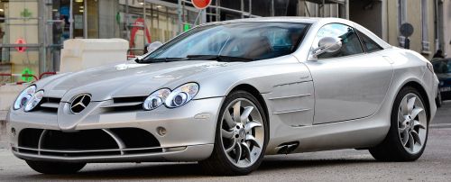 1920px-Mercedes-Benz_SLR_McLaren_(8615973055)_(cropped).jpg