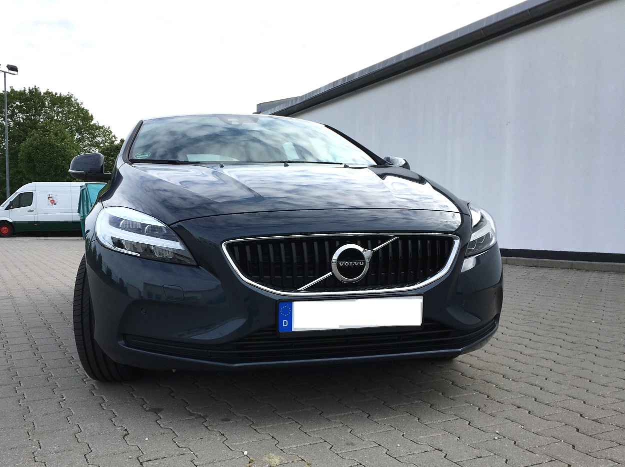 VolvoV40_1.jpg