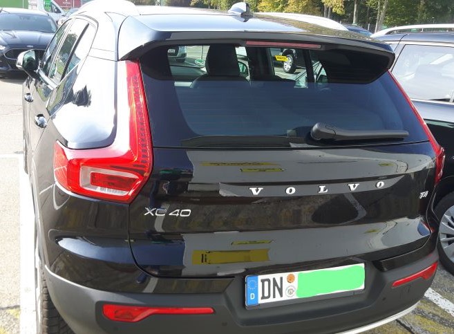 Hertz XC 40.jpg