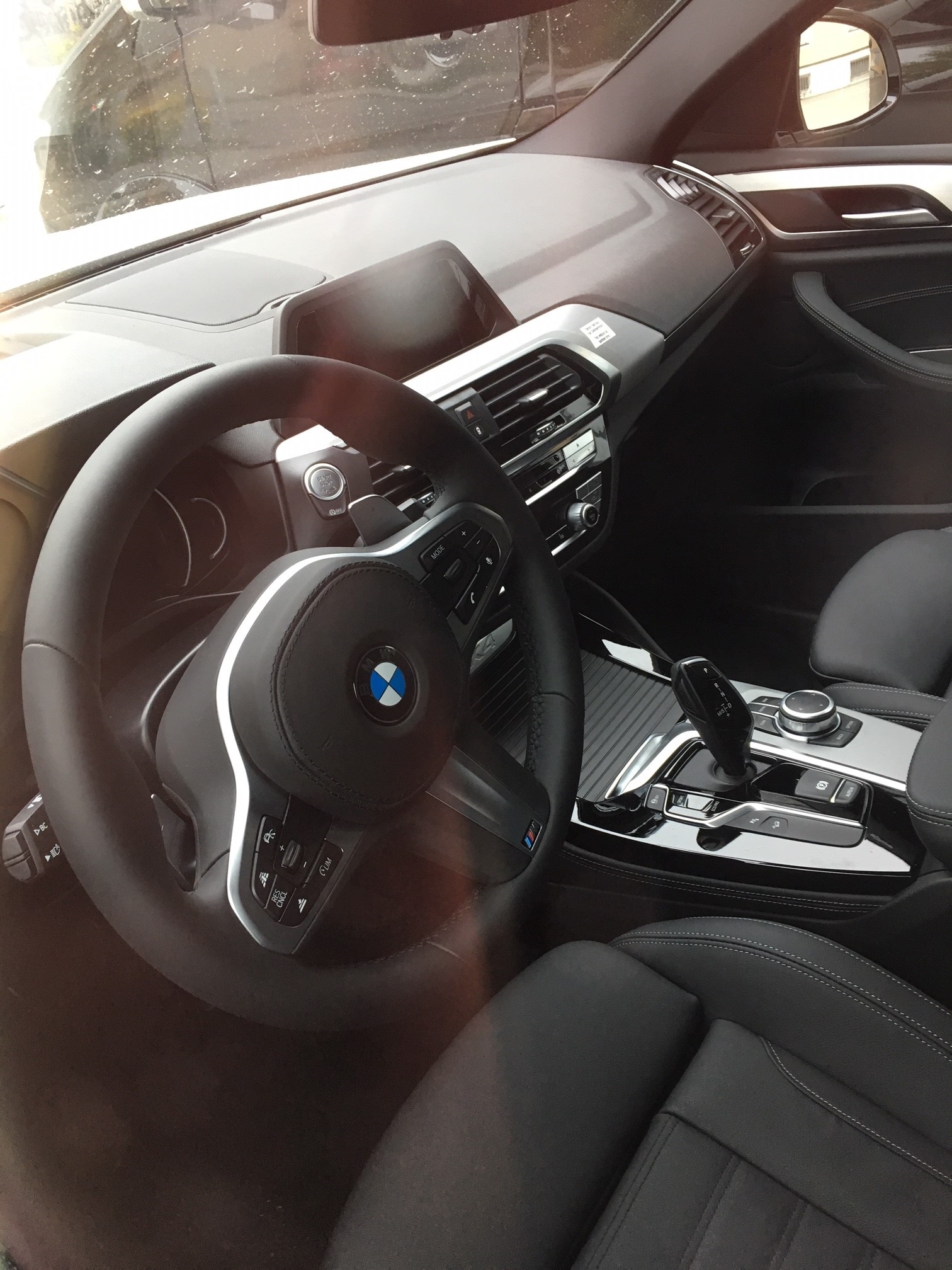 X4 Innenraum.jpg