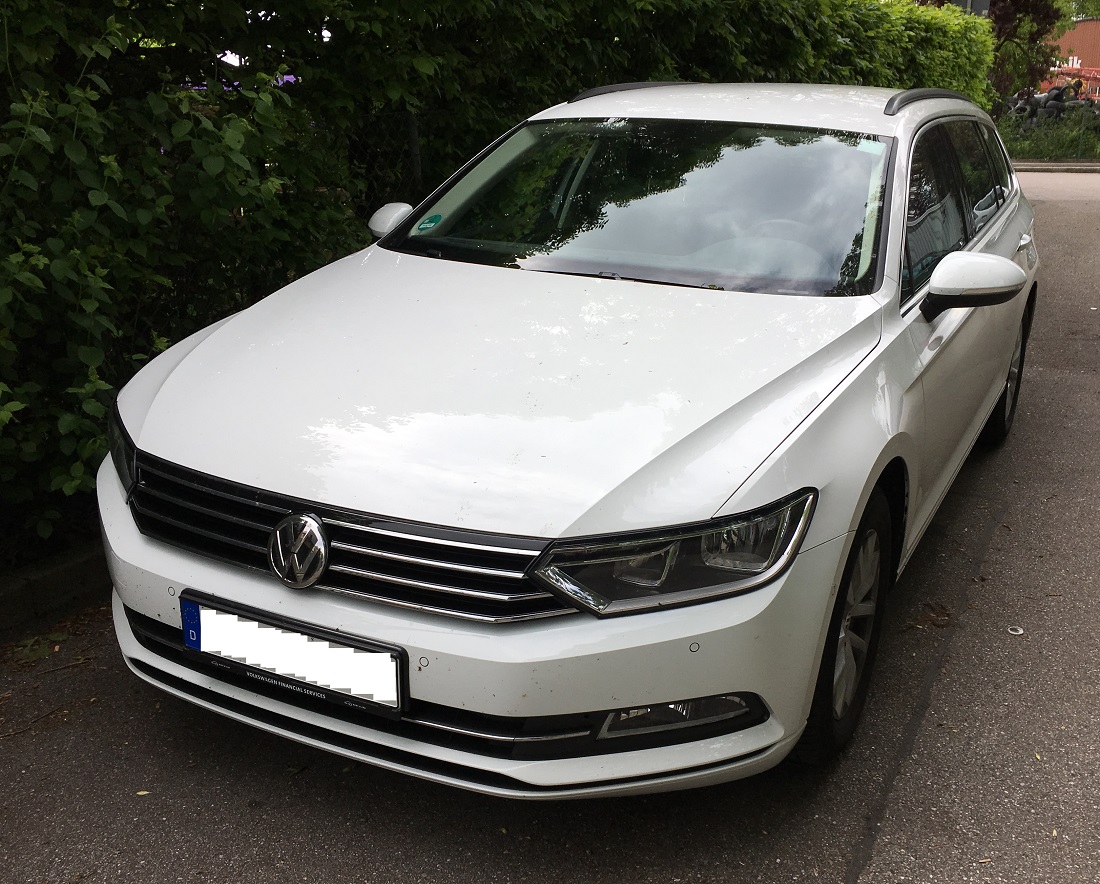 VW Passat Rent-a-car 2.jpg