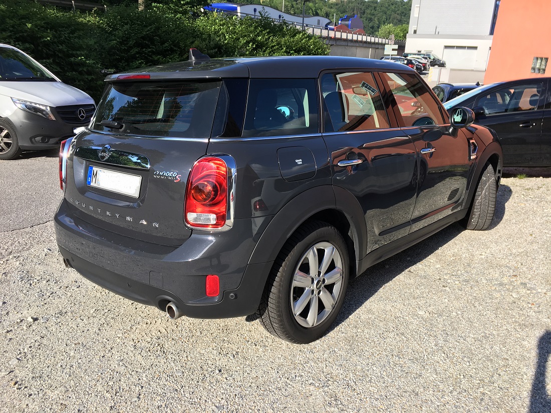 Sixt8.jpg
