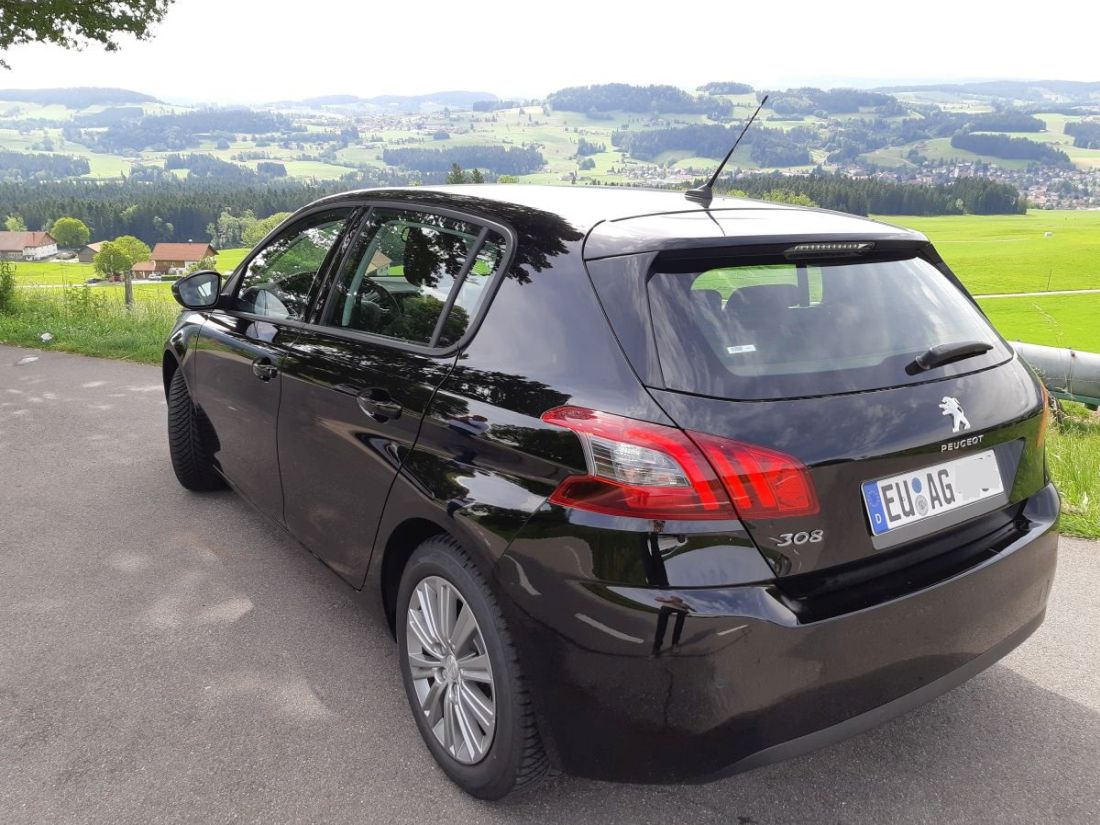 Peugeot 3.jpg