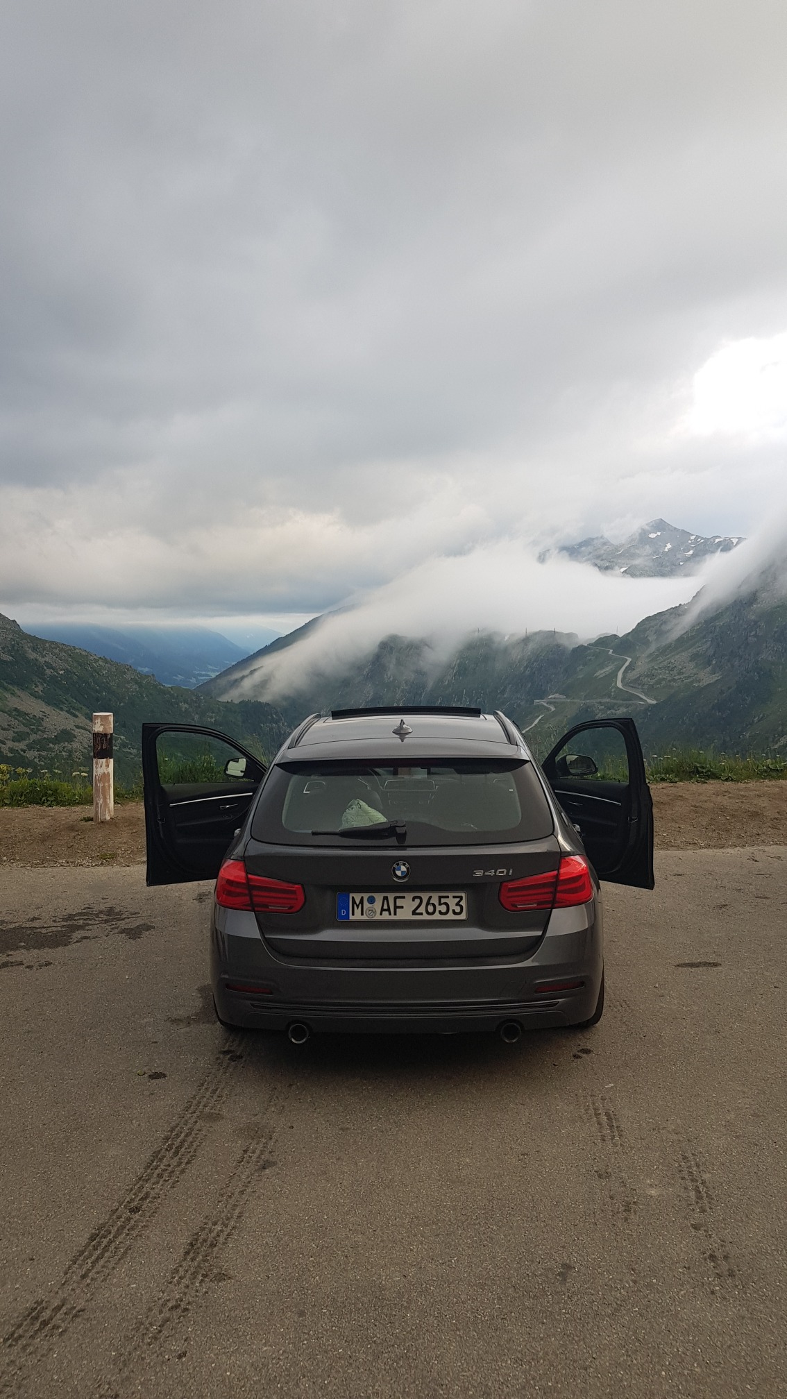 BMW 340i Touring am Furkapass in 2300m ü.M