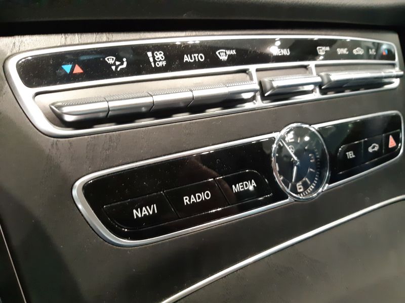 E200.jpg
