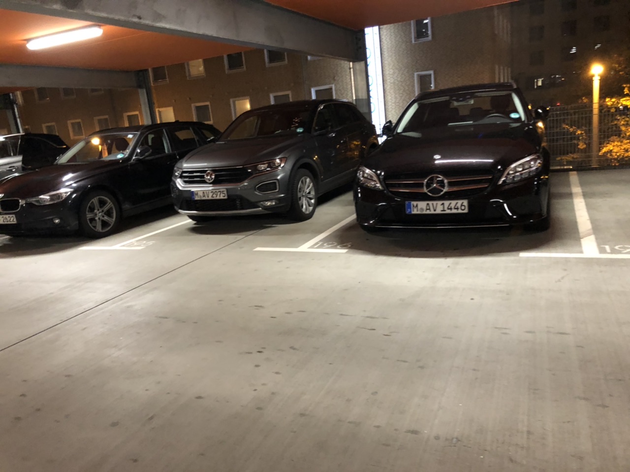 Ganz rechts die Karosse