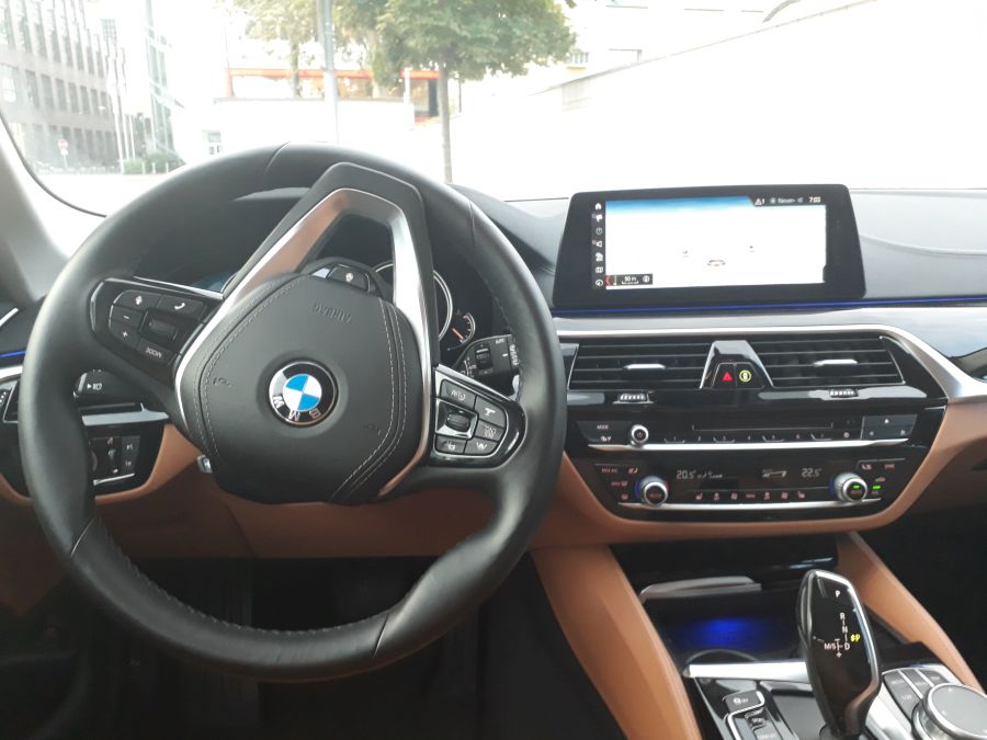 530d_Cockpit.jpg