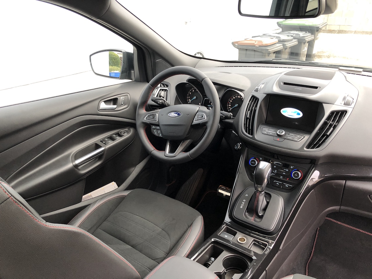 Ford Kuga_02.JPG