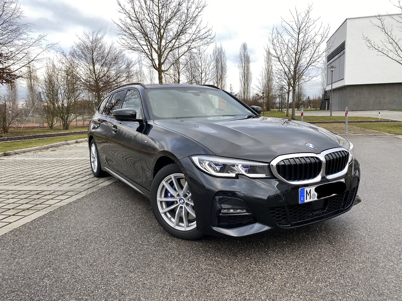 BMW 330iT G21_001.JPG