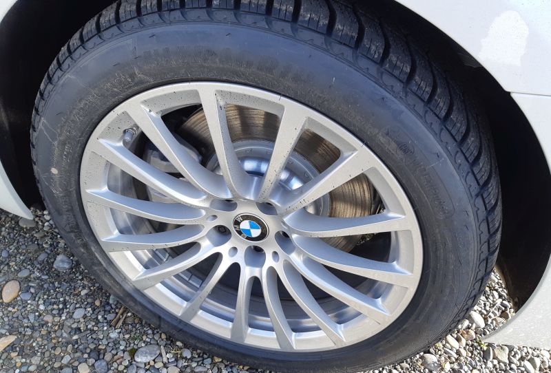 530d Touring 245 45 R18 100V.jpg