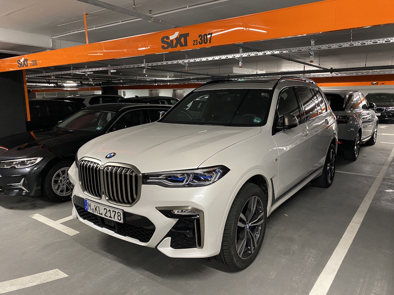 BMW X7 M50d.JPG