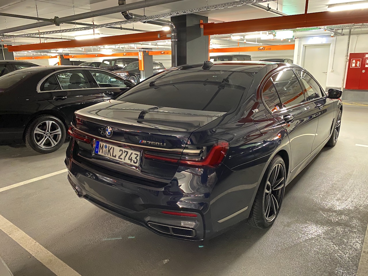 SIXT_M760Li.JPG