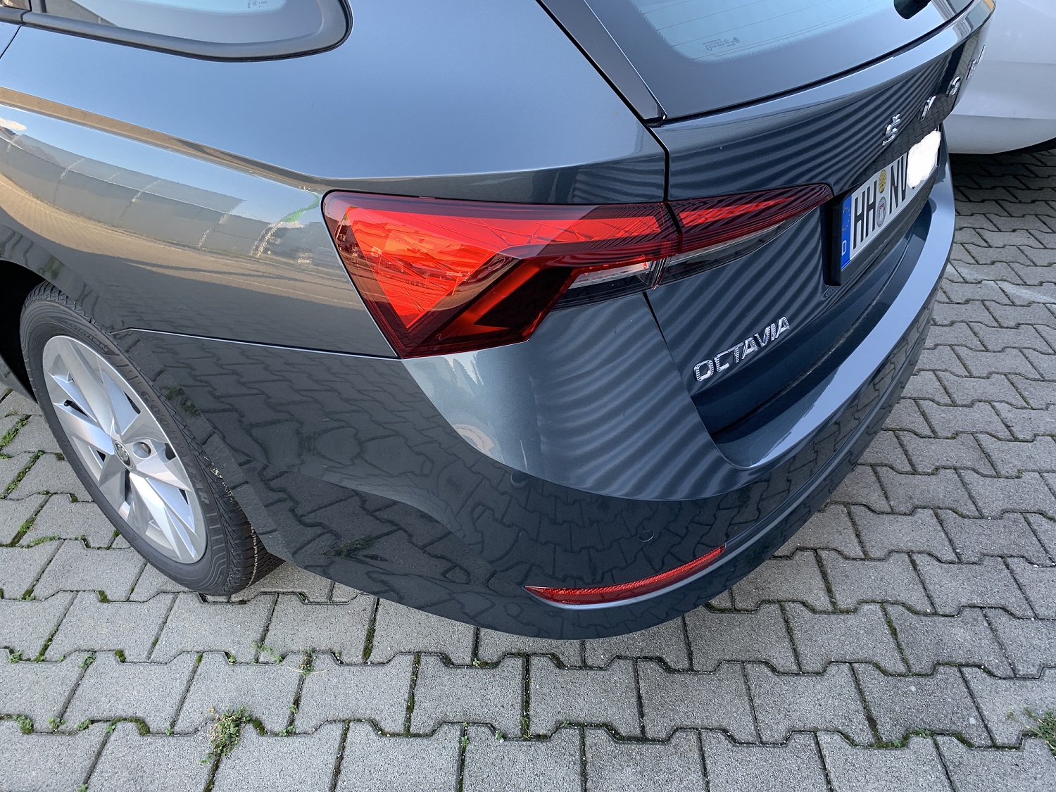 SkodaOctavia2020_2.jpg