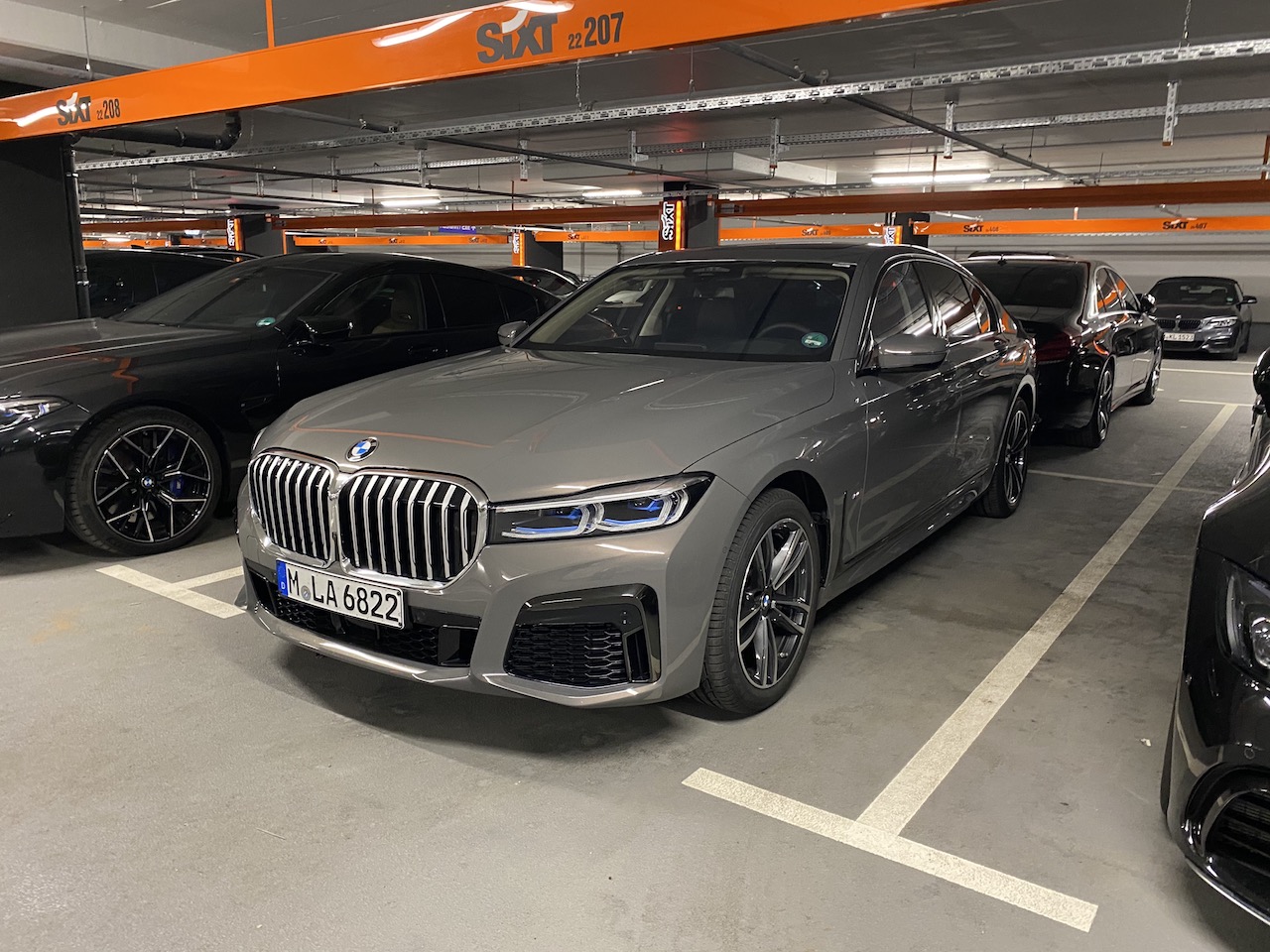 SIXT_BMW 750d.JPG