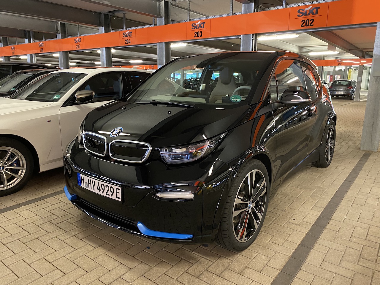SIXT HAJ_BMW i3S_02.JPG
