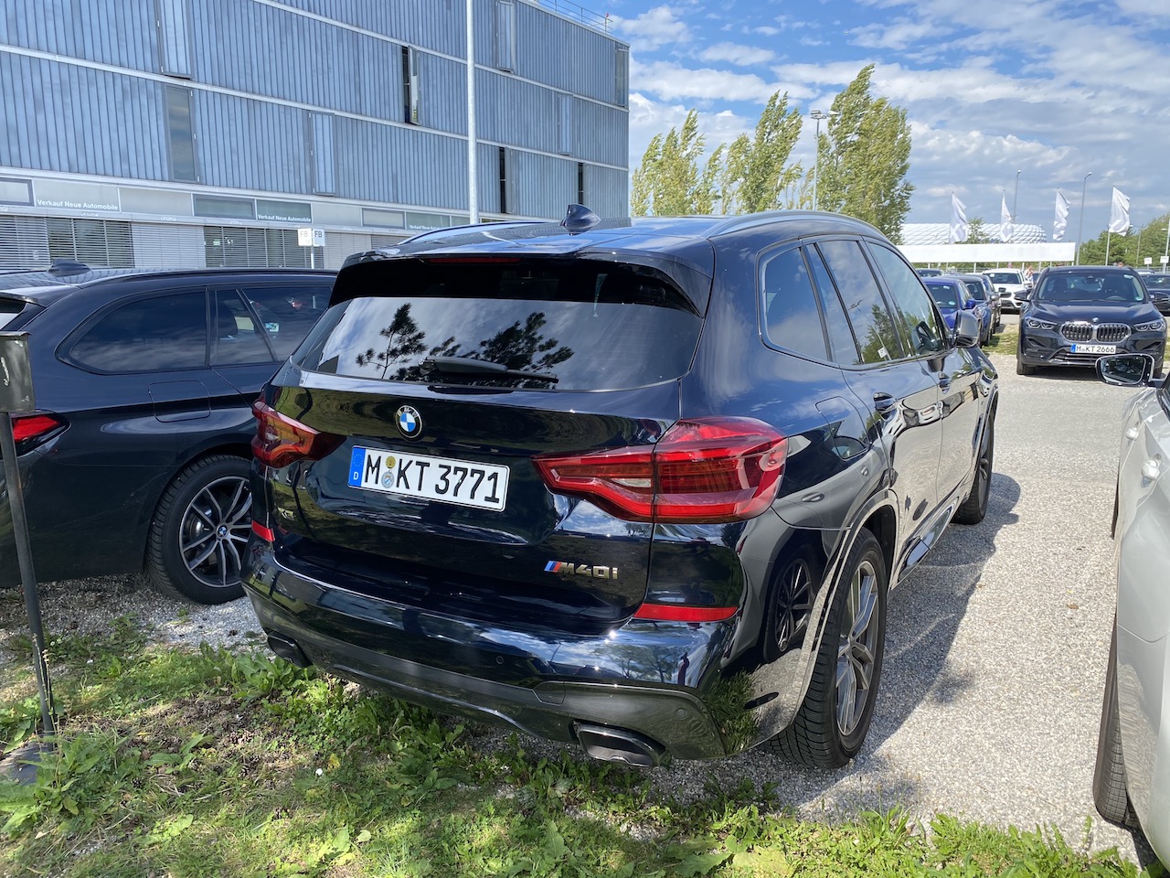SIXT_X3 M40i.JPG