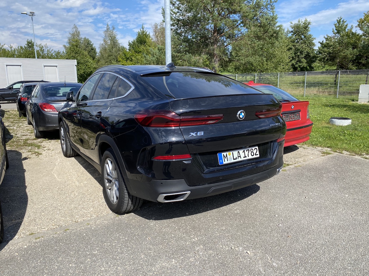 SIXT_X6 x30d.JPG