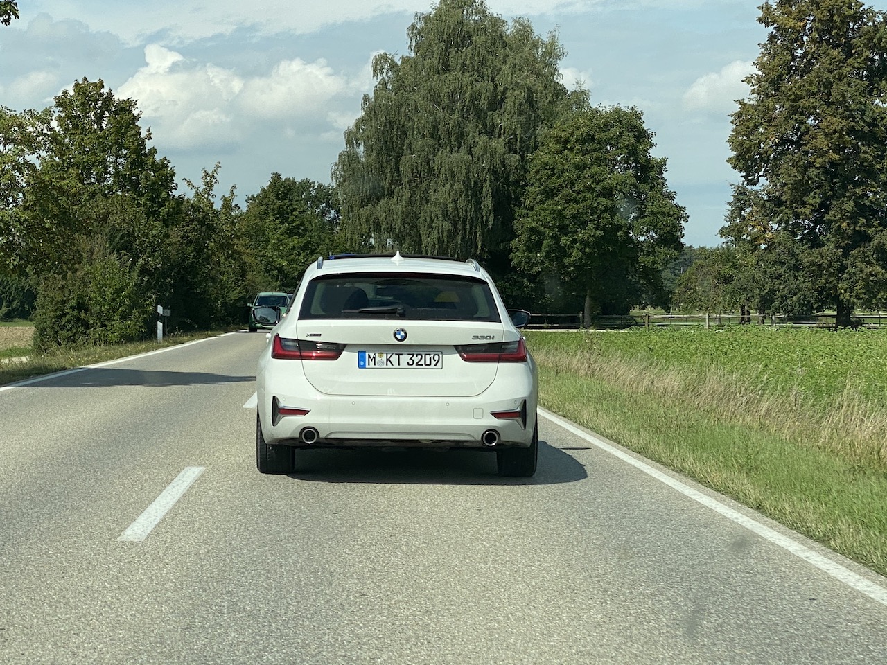 SIXT 330ixT.JPG