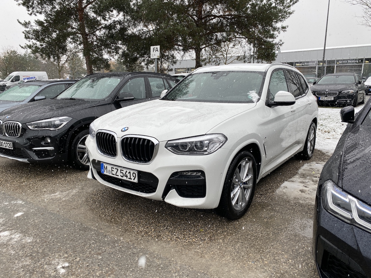 SIXT_X3 x30d weiss.JPG