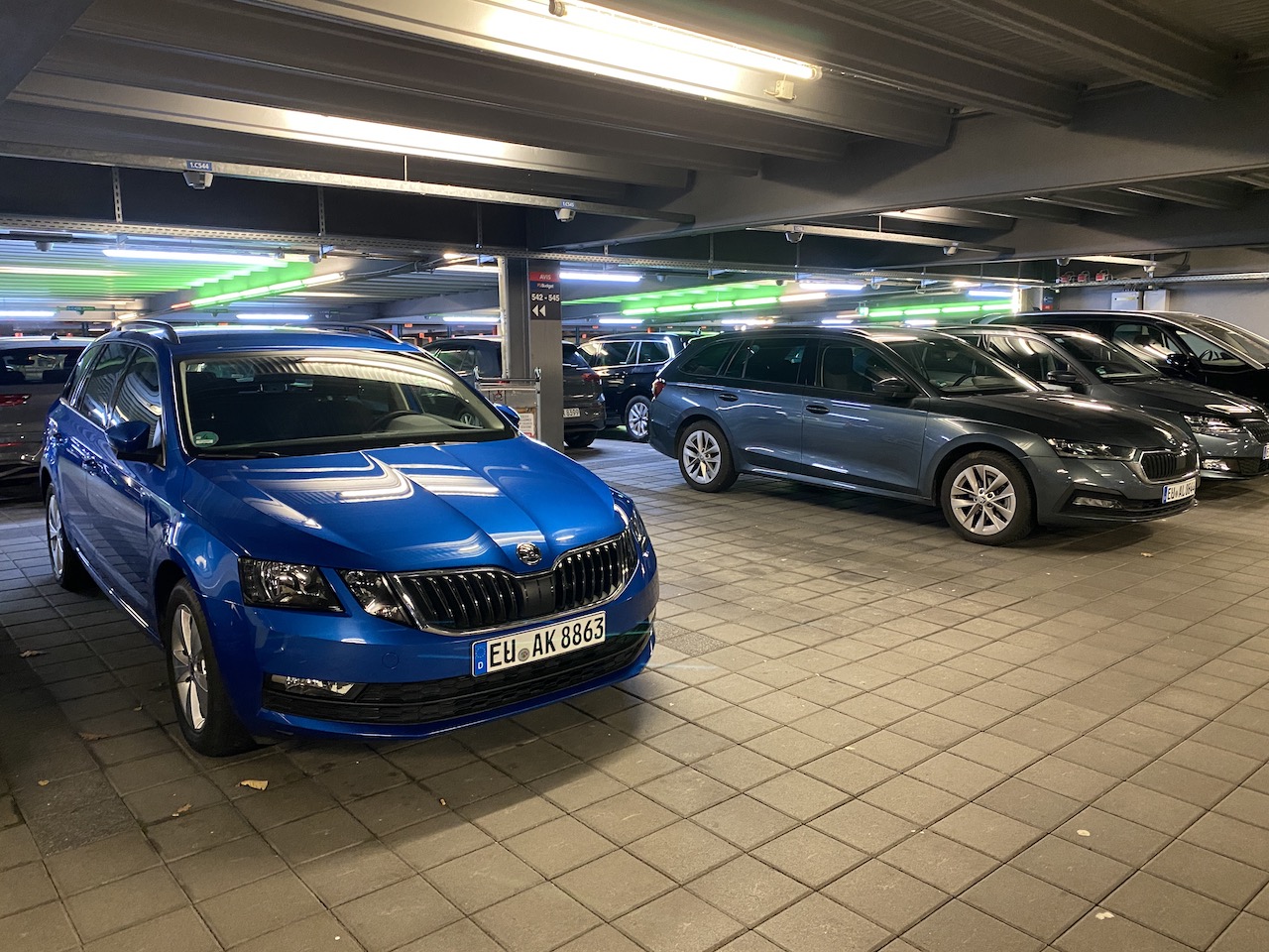 AVIS_Skoda Octavia Combis.JPG