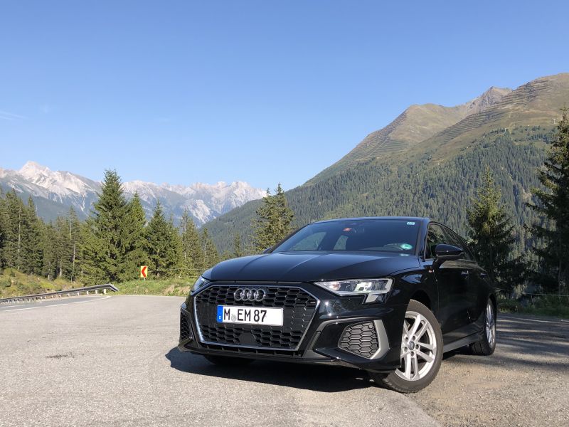 Audi A3 Sixt Arlberg.JPG