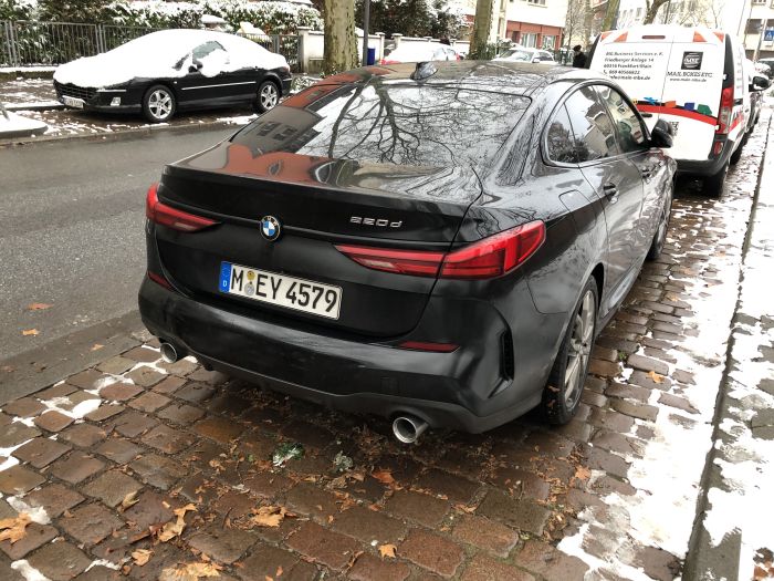 BMW 220.jpg