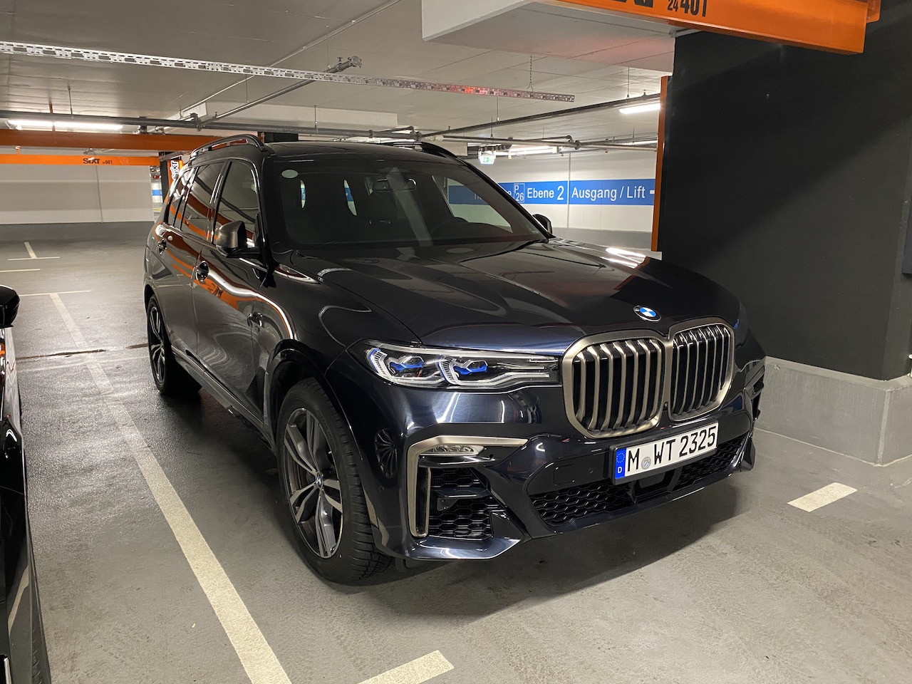 BMW X7 M50d.JPG