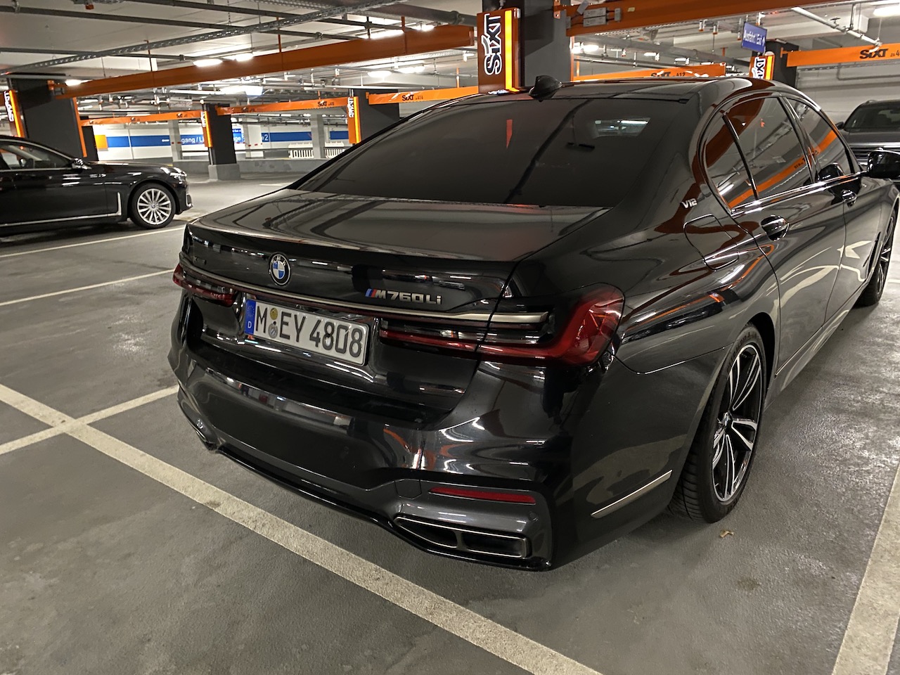 SIXT_M760Li.JPG