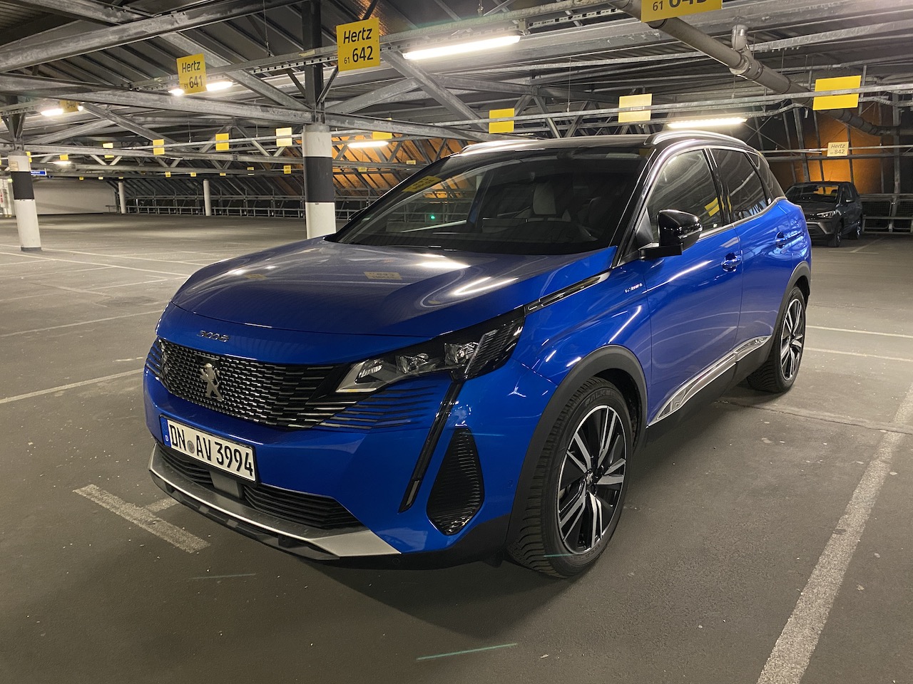 Hertz_Peugeot 3008 Hybrid 4.JPG