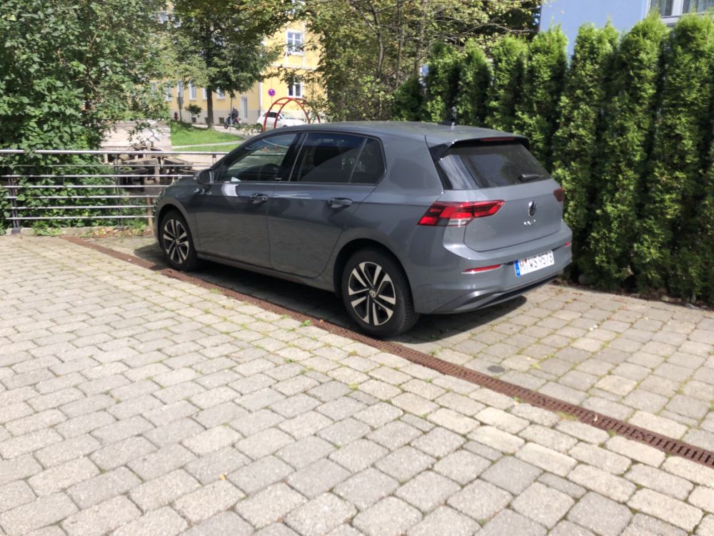 Sixt Golf.jpg