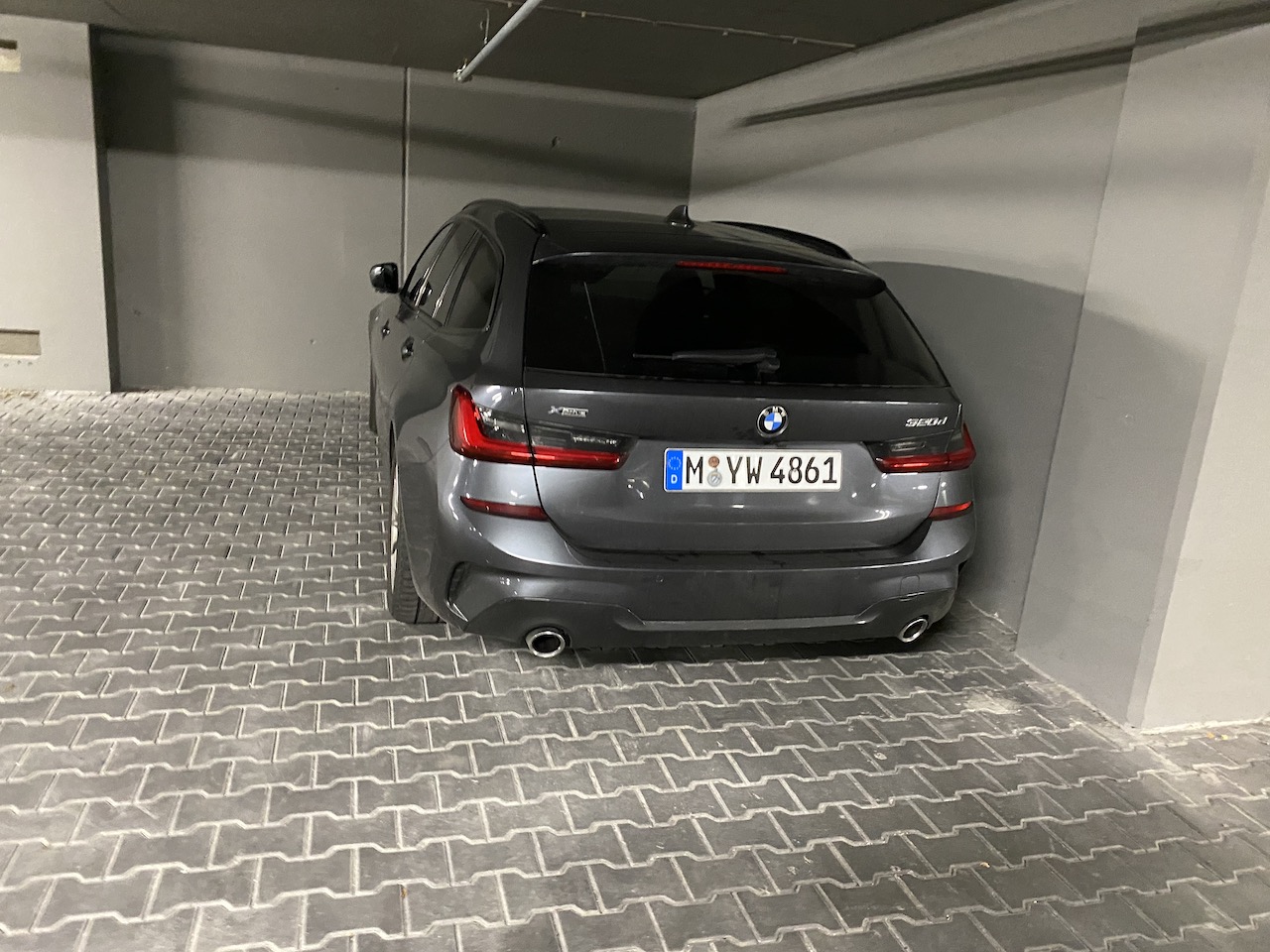 320xdT_Sixt.JPG